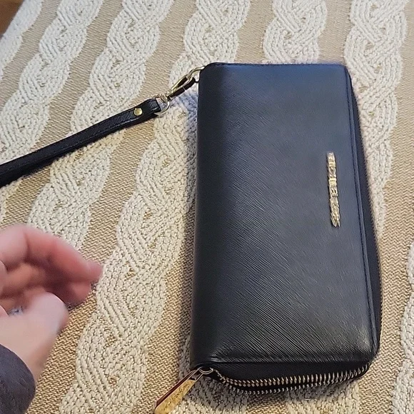 MK walletp8 - Picture 8 of 16